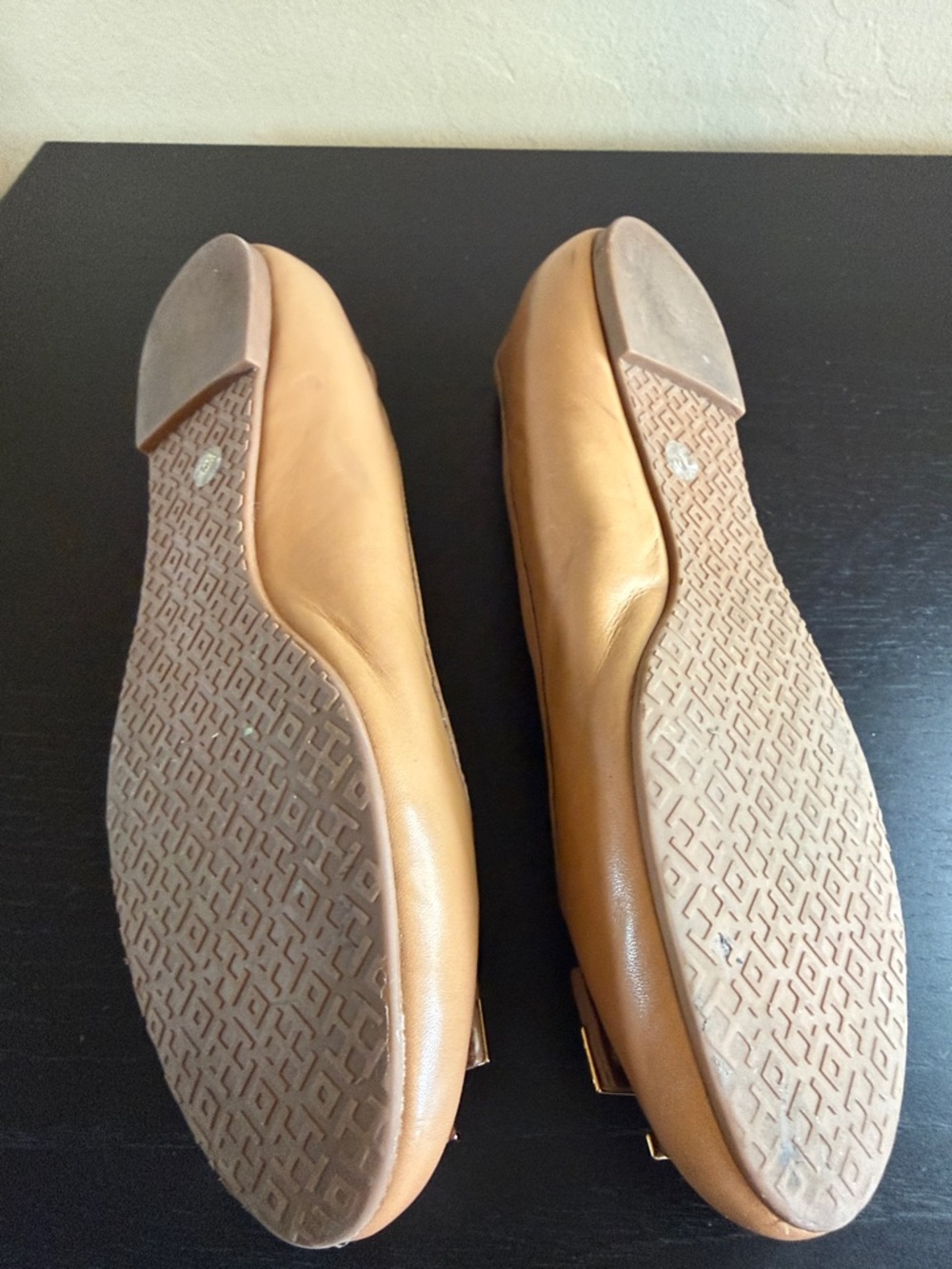 Tory Burch Women’s Lowell Logo Ballet Flat Royal Tan Leather size 10 - Picture 16 of 17